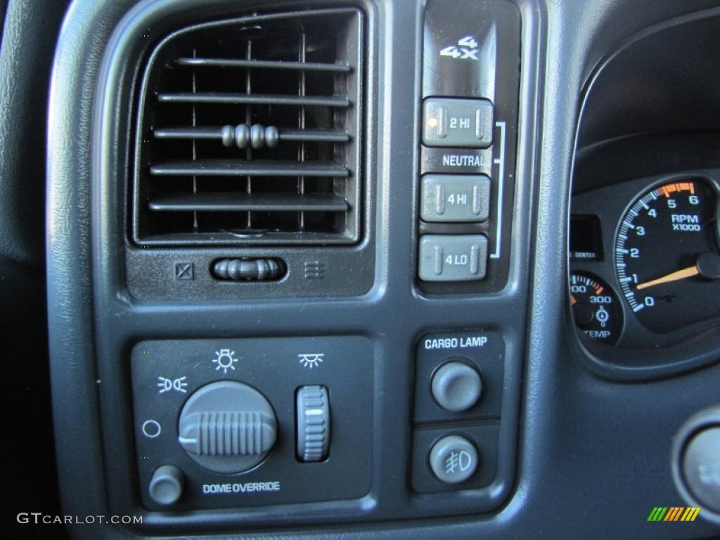 2002 Chevrolet Silverado 2500 LT Extended Cab 4x4 Controls Photo #55244566