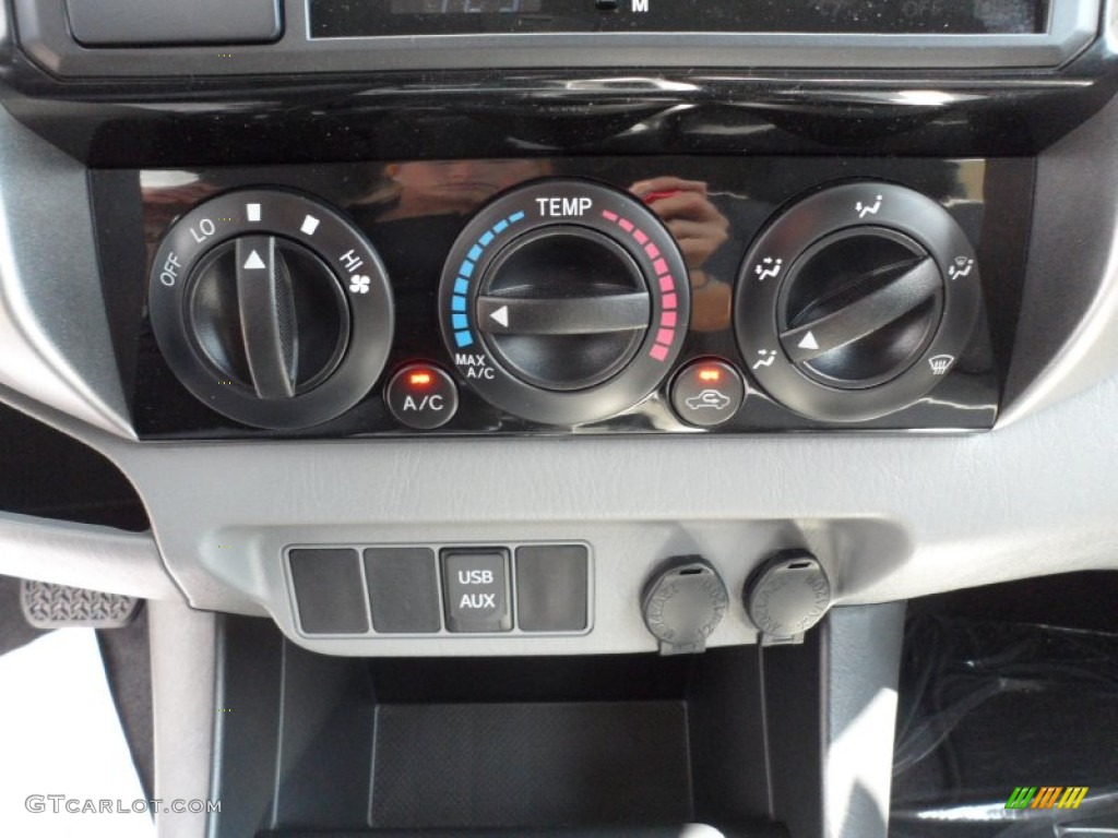 2012 Toyota Tacoma V6 SR5 Double Cab 4x4 Controls Photo #55244639