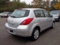 Brilliant Silver - Versa 1.8 S Hatchback Photo No. 7