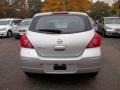 Brilliant Silver - Versa 1.8 S Hatchback Photo No. 8