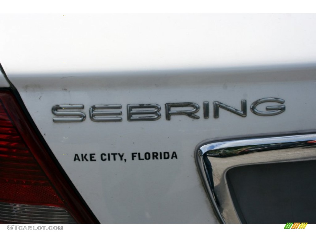 2004 Sebring Touring Convertible - Stone White / Dark Slate Gray photo #88