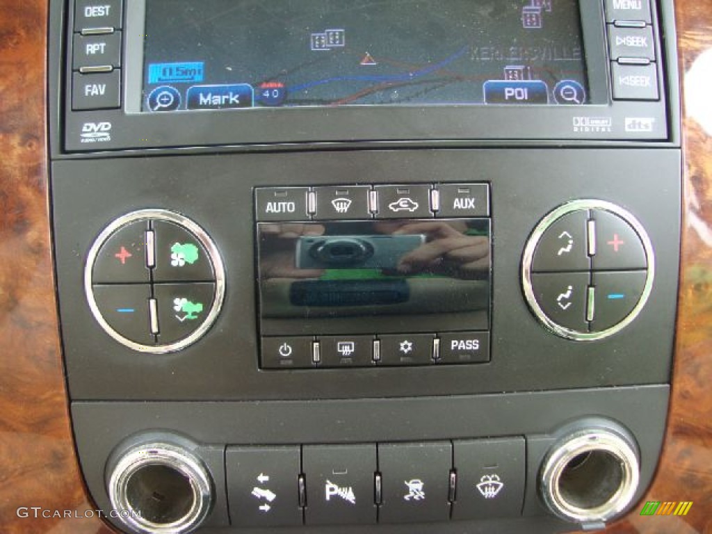 2007 Chevrolet Tahoe LTZ 4x4 Controls Photo #55248877