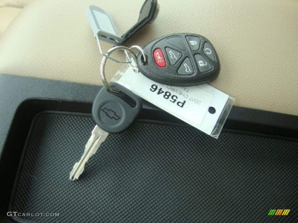 2007 Chevrolet Tahoe LTZ 4x4 Keys Photos