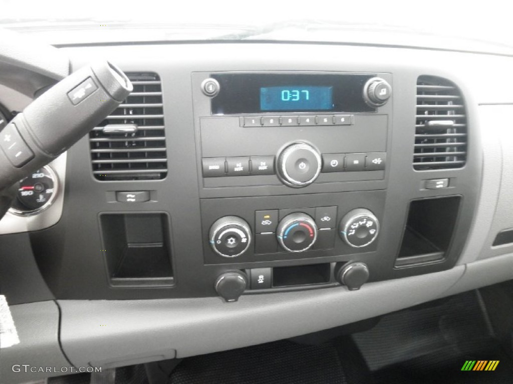 2012 GMC Sierra 2500HD Regular Cab Chassis Controls Photo #55249414