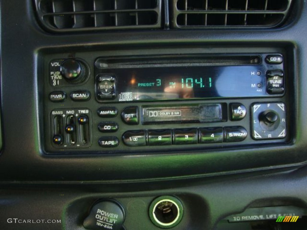 2000 Dodge Dakota SLT Crew Cab 4x4 Audio System Photos