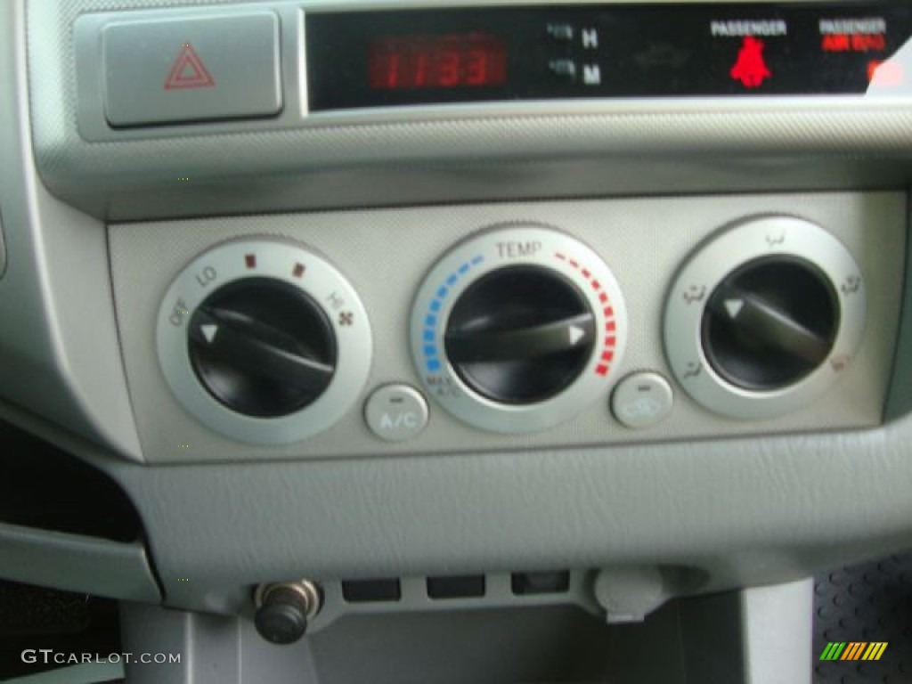 2010 Tacoma V6 PreRunner TRD Sport Access Cab - Super White / Graphite photo #22