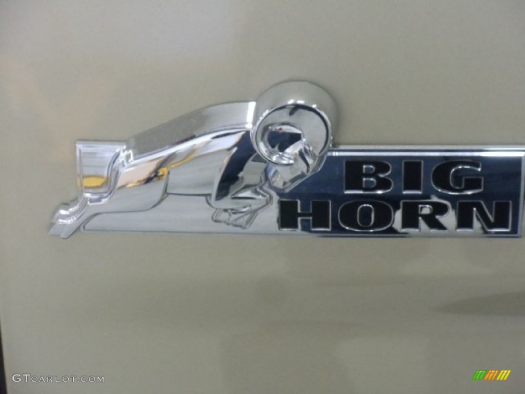 2011 Ram 1500 Big Horn Quad Cab 4x4 - White Gold / Dark Slate Gray/Medium Graystone photo #26