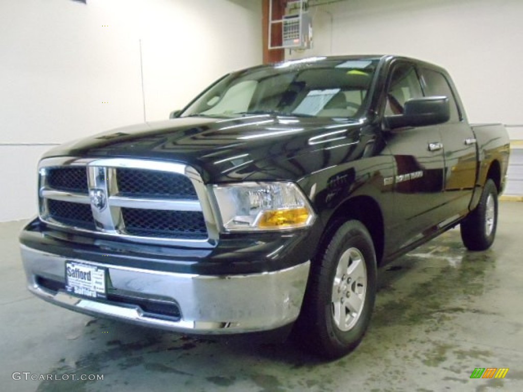 Brilliant Black Crystal Pearl Dodge Ram 1500