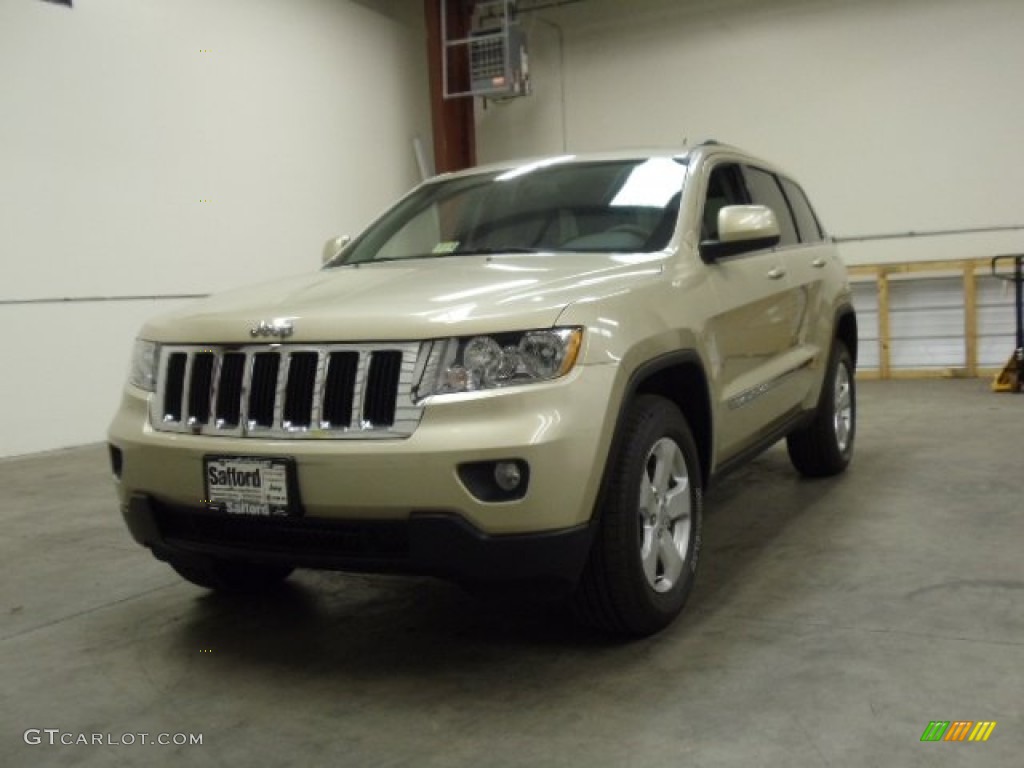 2011 White Gold Metallic Jeep Grand Cherokee Laredo X Package 4x4