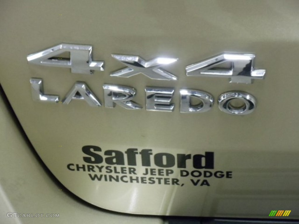 2011 Grand Cherokee Laredo X Package 4x4 - White Gold Metallic / Dark Graystone/Medium Graystone photo #24
