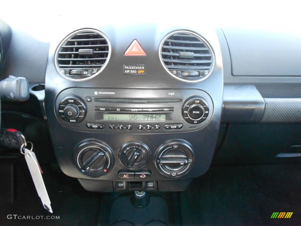 2010 New Beetle 2.5 Coupe - Black / Black photo #21