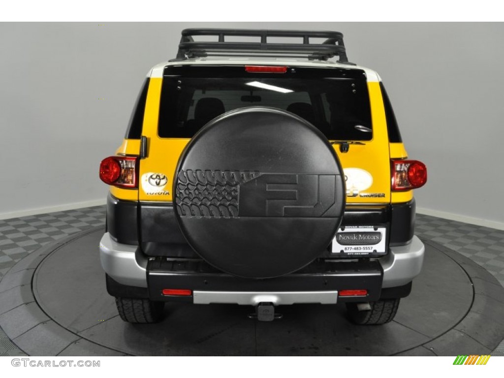 2008 Toyota FJ Cruiser 4WD Marks and Logos Photos