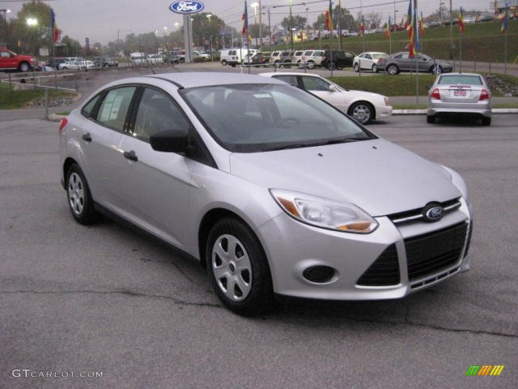 2012 Focus S Sedan - Ingot Silver Metallic / Charcoal Black photo #4