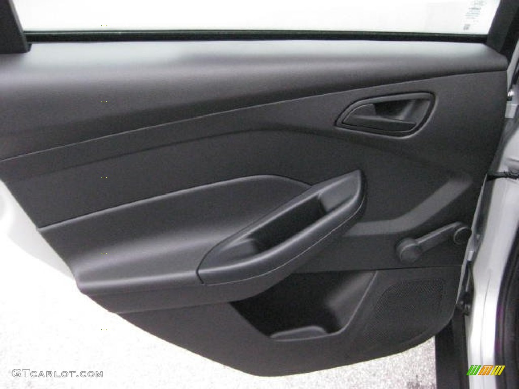 2012 Focus S Sedan - Ingot Silver Metallic / Charcoal Black photo #15