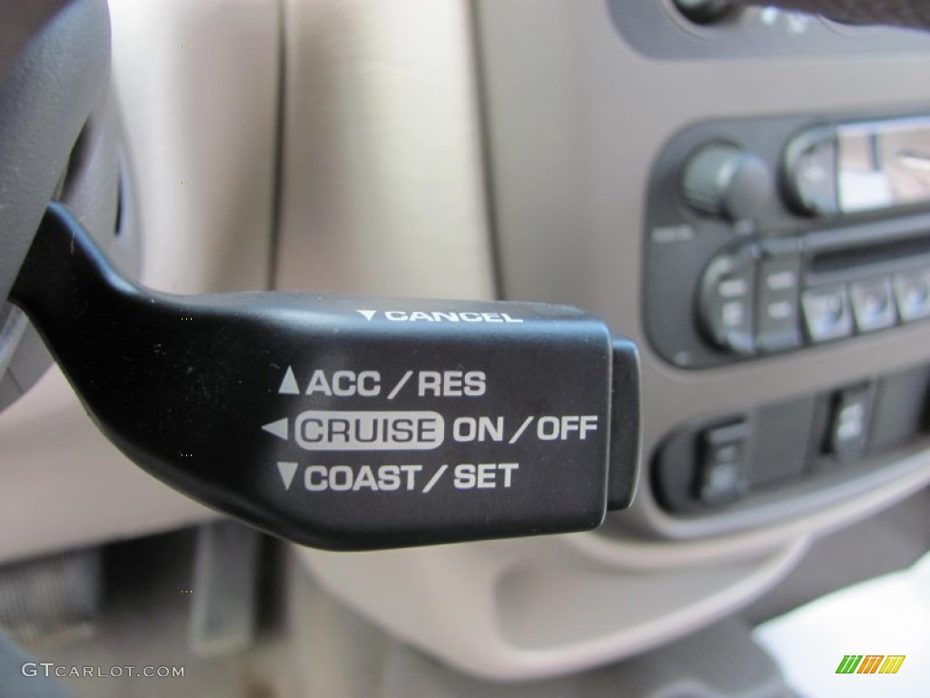 2005 Chrysler PT Cruiser Touring Turbo Convertible Controls Photo #55265152