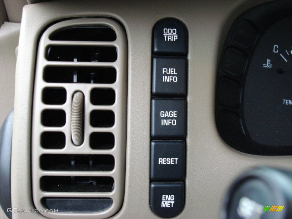 2002 Buick Park Avenue Standard Park Avenue Model Controls Photo #55267222