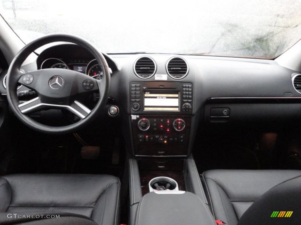 2010 Mercedes-Benz GL 550 4Matic Black Dashboard Photo #55267765