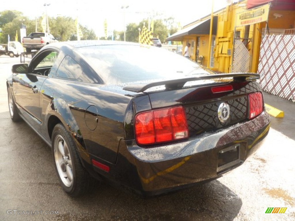 2006 Mustang V6 Premium Coupe - Black / Dark Charcoal photo #8