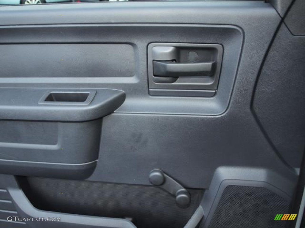 2009 Ram 1500 ST Regular Cab - Bright Silver Metallic / Dark Slate/Medium Graystone photo #16