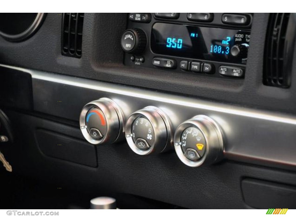 2005 Chevrolet SSR Standard SSR Model Controls Photo #55269256