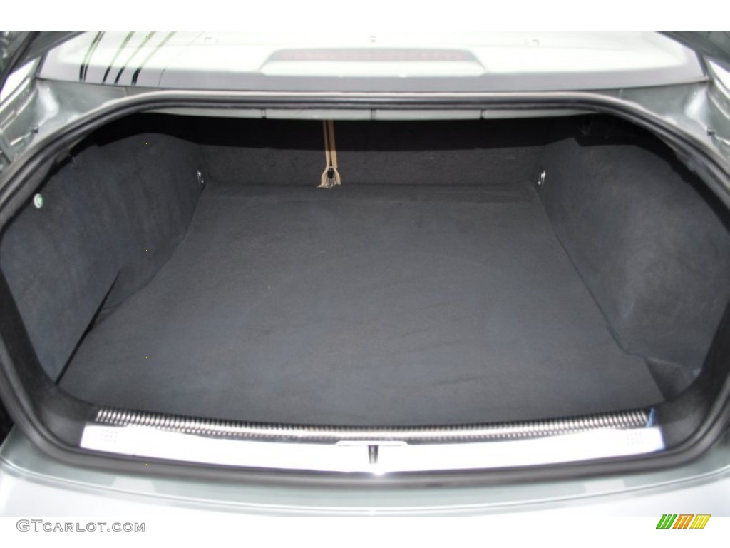 2005 Volkswagen Passat GLX Sedan Trunk Photos