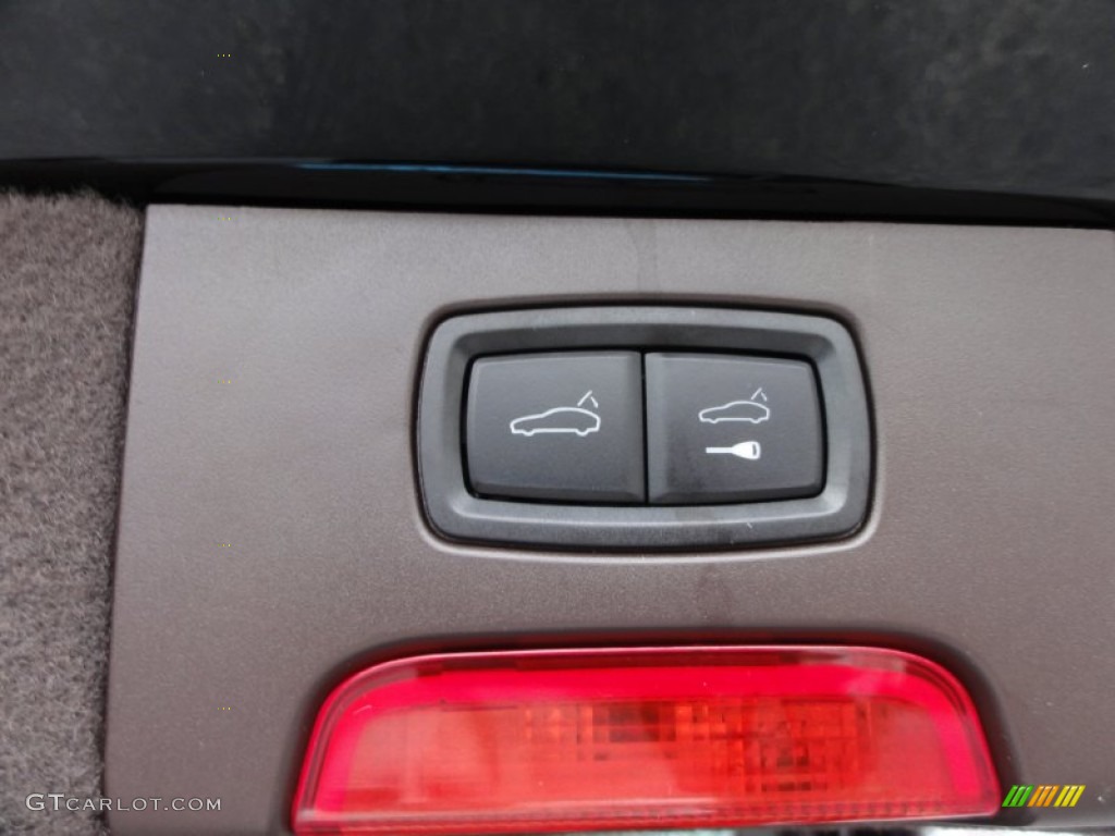 2012 Porsche Cayenne Turbo Controls Photo #55272506