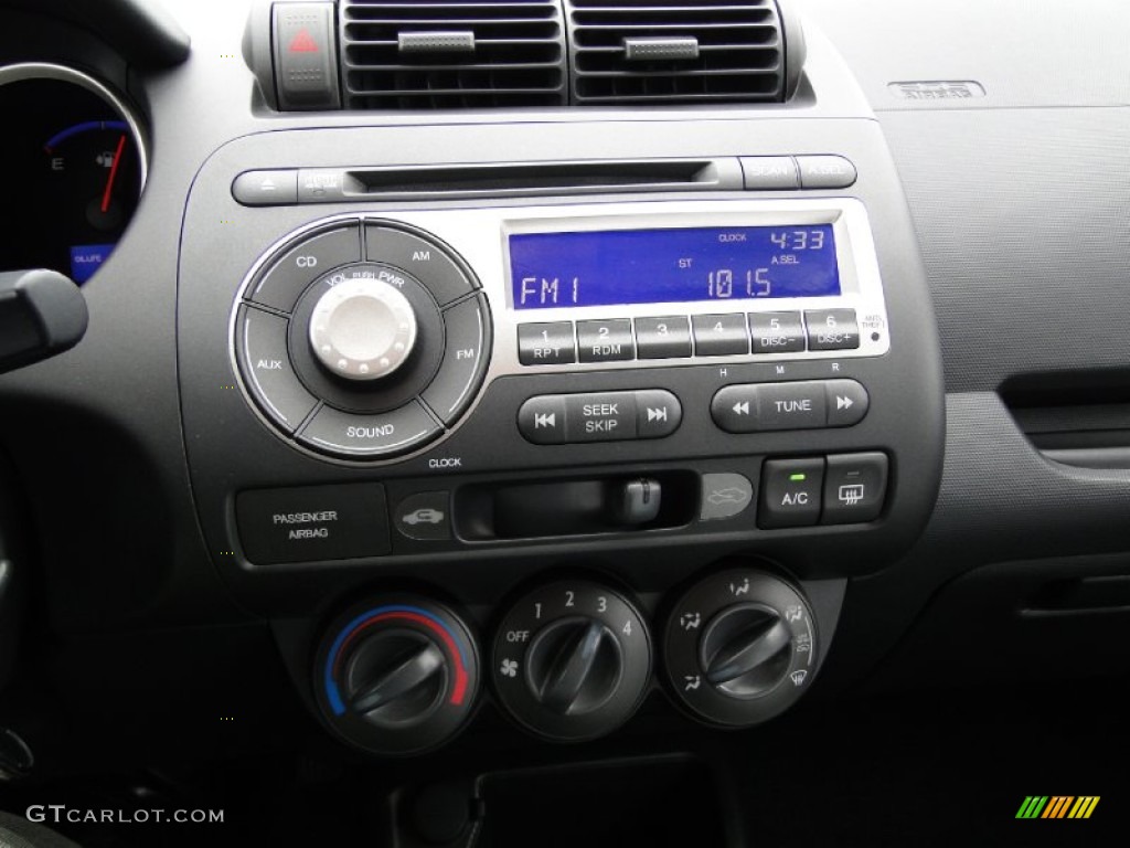 2008 Honda Fit Hatchback Controls Photo #55272569