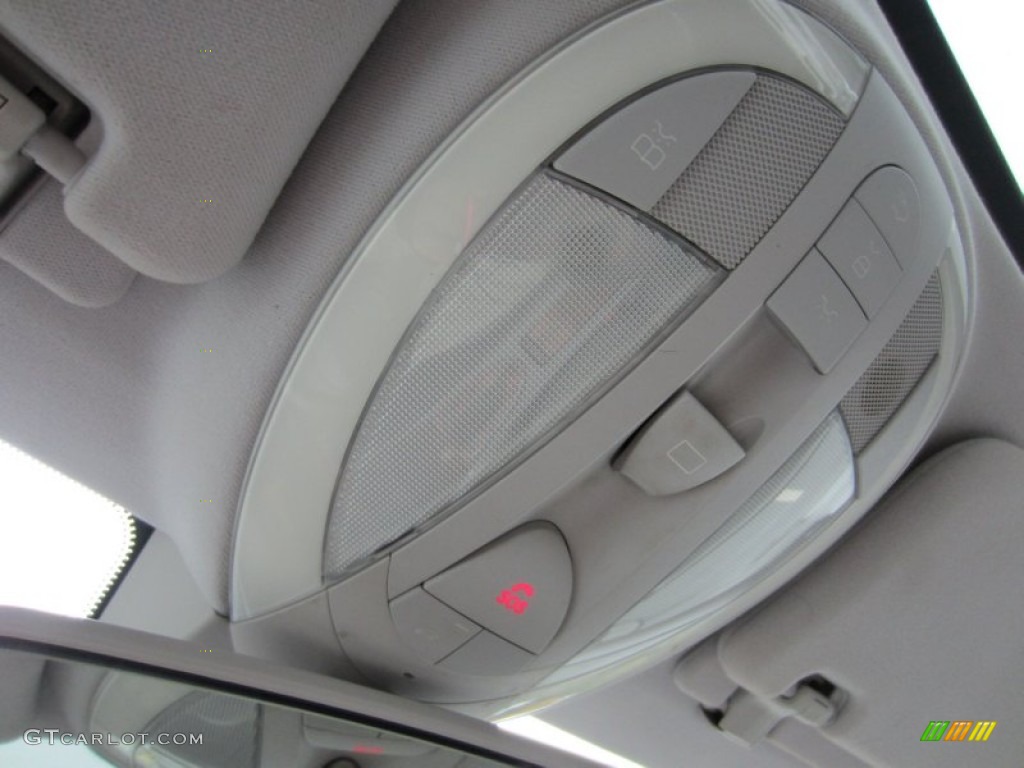 2005 Mercedes-Benz E 320 CDI Sedan Controls Photo #55273550