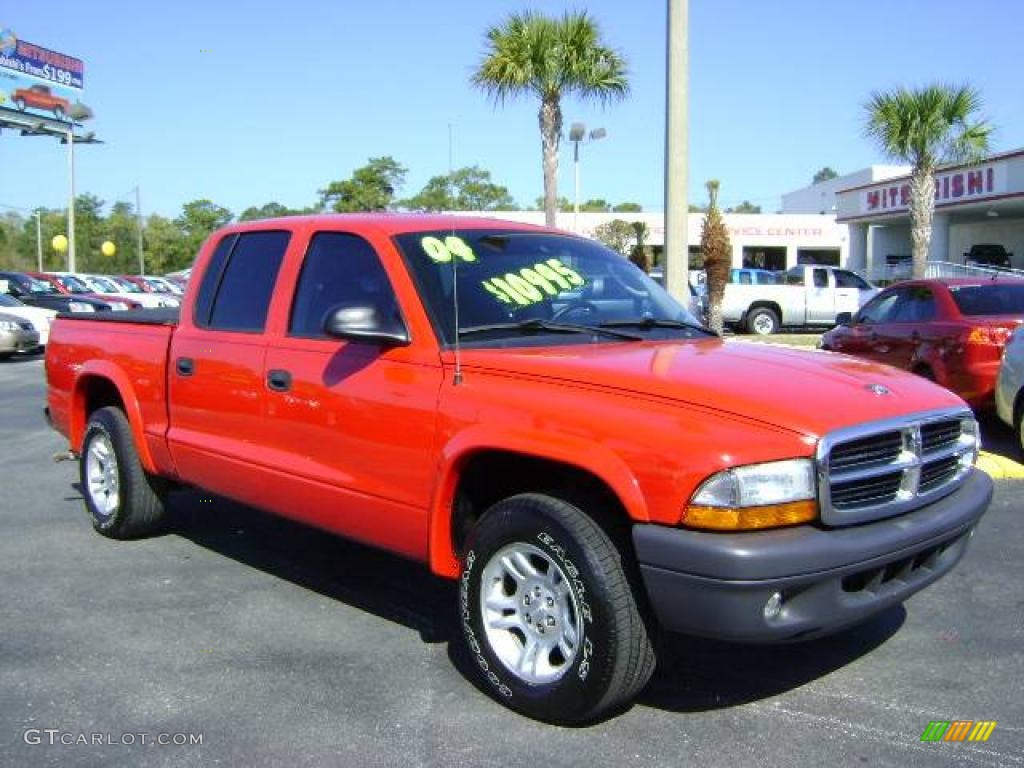 2004 Dakota SXT Quad Cab - Flame Red / Dark Slate Gray photo #7