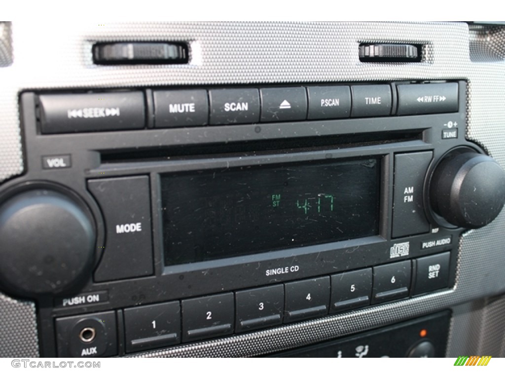 2007 Dodge Dakota SLT Quad Cab 4x4 Audio System Photos