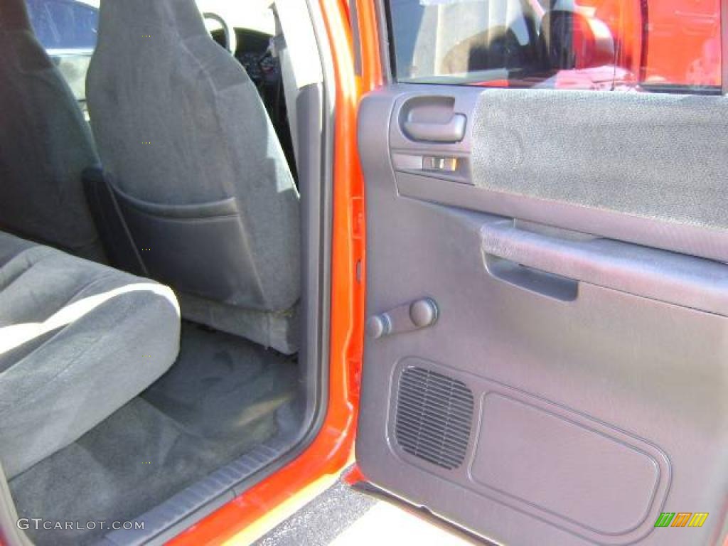 2004 Dakota SXT Quad Cab - Flame Red / Dark Slate Gray photo #23