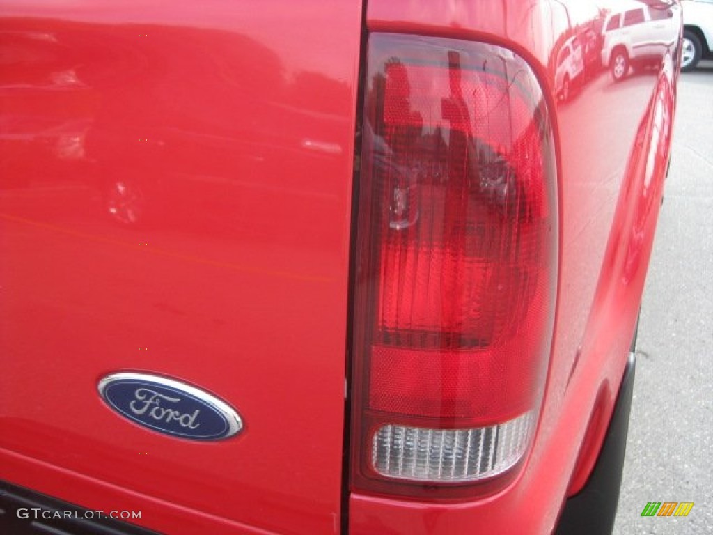 2002 F350 Super Duty XLT Regular Cab 4x4 - Red / Medium Flint photo #16