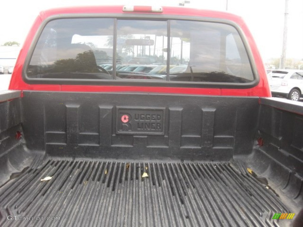 2002 F350 Super Duty XLT Regular Cab 4x4 - Red / Medium Flint photo #18