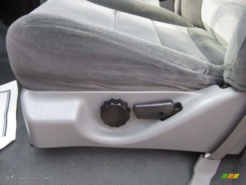 2002 F350 Super Duty XLT Regular Cab 4x4 - Red / Medium Flint photo #23