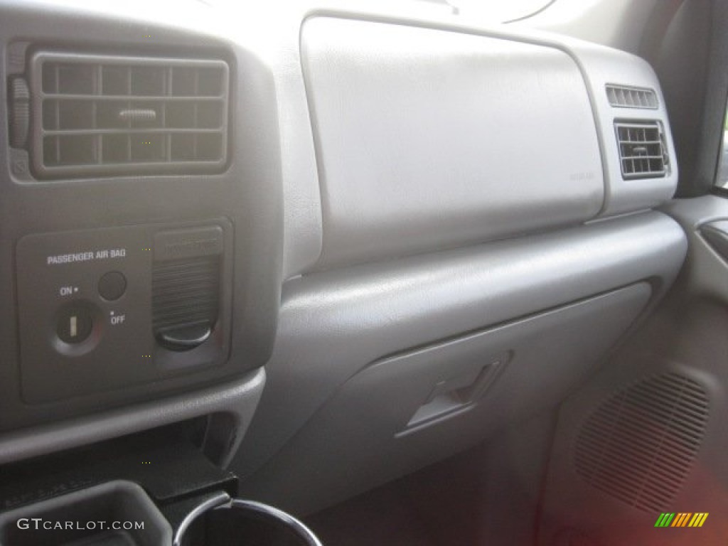 2002 F350 Super Duty XLT Regular Cab 4x4 - Red / Medium Flint photo #28