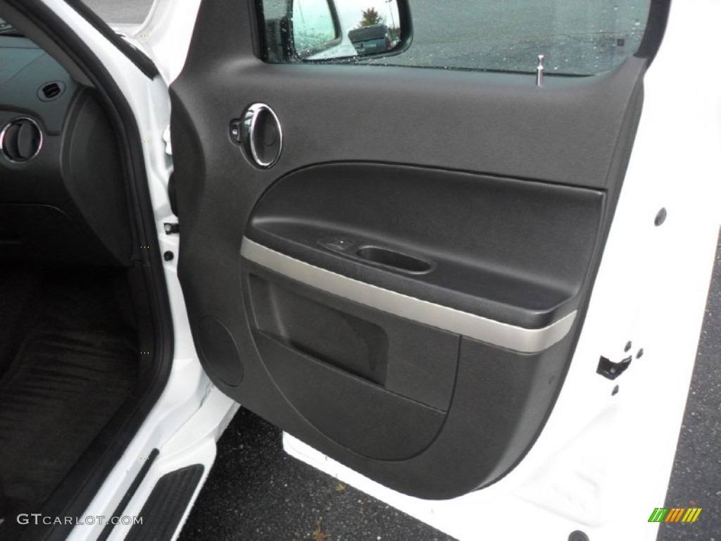 2011 HHR LT - Arctic Ice White / Ebony photo #21