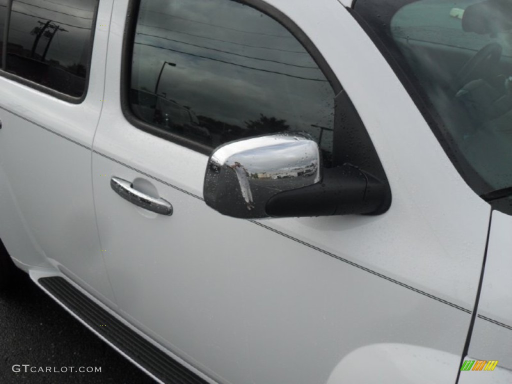 2011 HHR LT - Arctic Ice White / Ebony photo #22