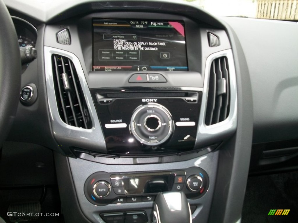 2012 Ford Focus Titanium 5-Door Controls Photo #55277624