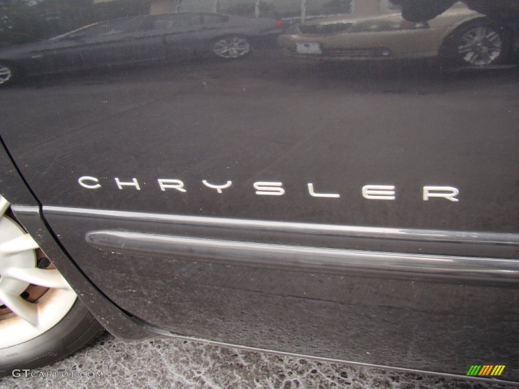 1999 Chrysler Concorde LX Marks and Logos Photos