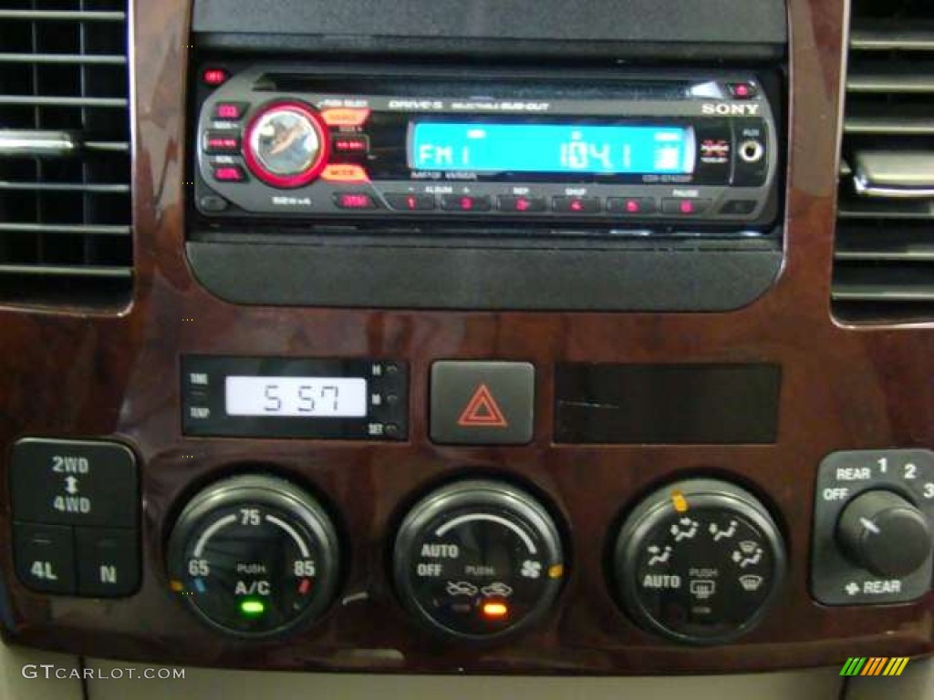 2004 Suzuki XL7 LX 4x4 Controls Photo #55280535