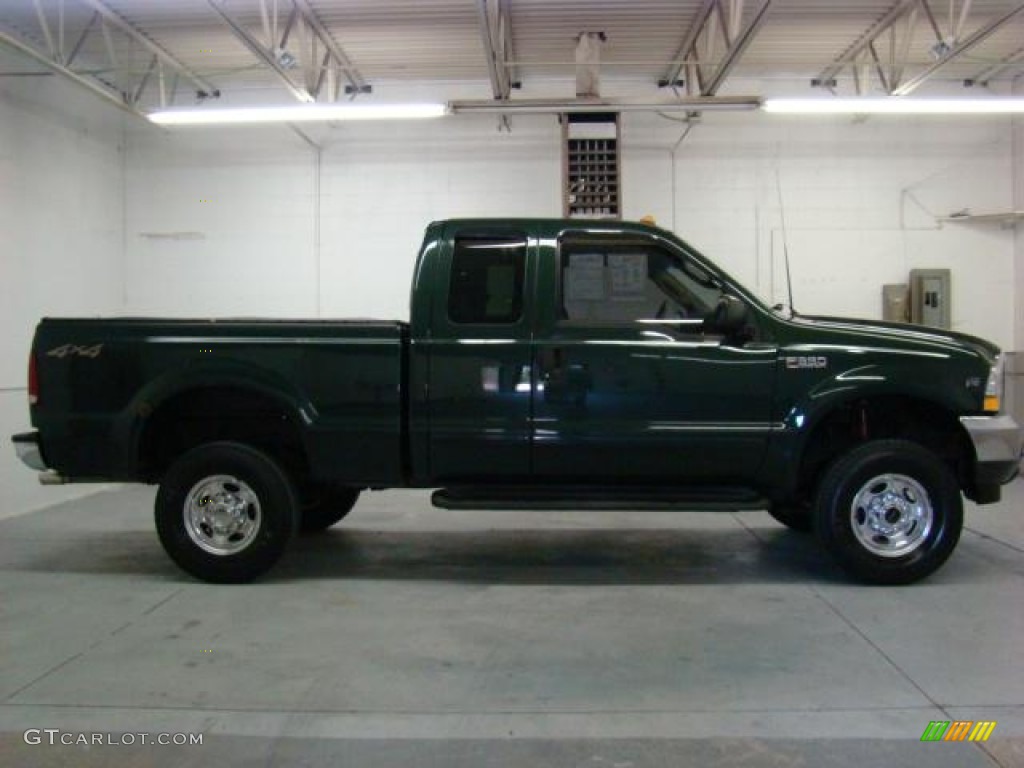 2003 F350 Super Duty Lariat SuperCab 4x4 - Dark Highland Green Metallic / Medium Parchment photo #2