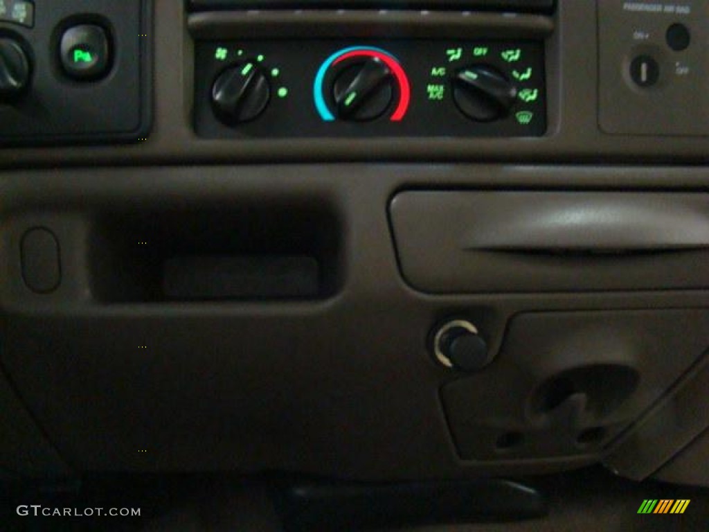 2003 F350 Super Duty Lariat SuperCab 4x4 - Dark Highland Green Metallic / Medium Parchment photo #38