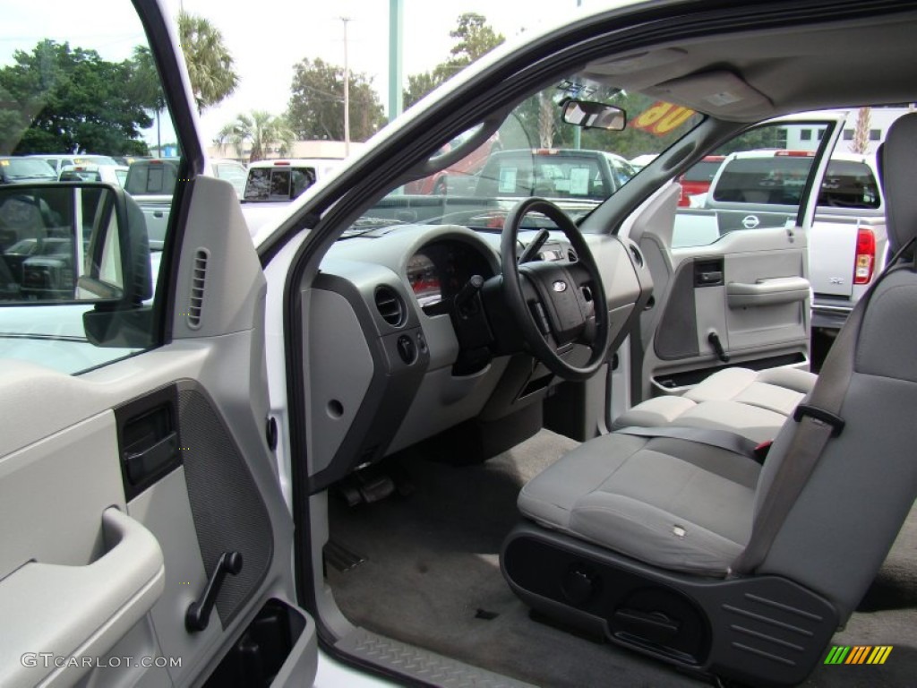 2006 F150 XL SuperCab - Oxford White / Medium/Dark Flint photo #9