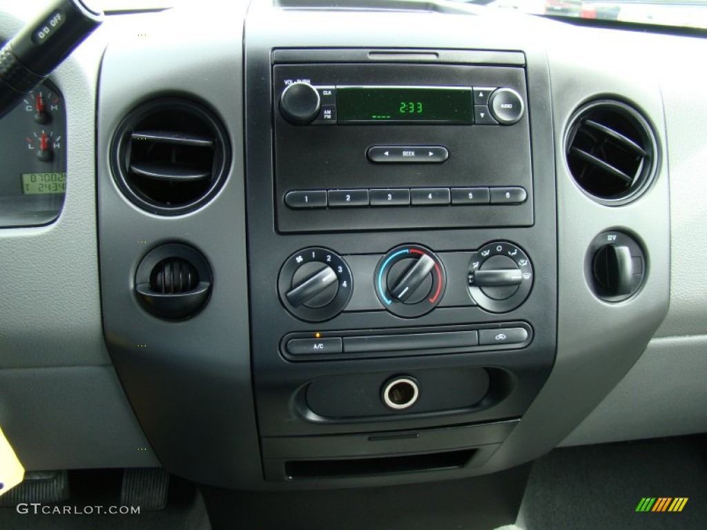 2006 F150 XL SuperCab - Oxford White / Medium/Dark Flint photo #19