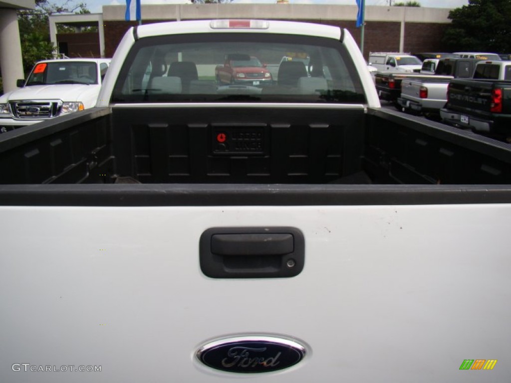 2006 F150 XL SuperCab - Oxford White / Medium/Dark Flint photo #29