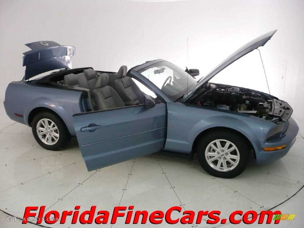 2007 Mustang V6 Premium Convertible - Windveil Blue Metallic / Light Graphite photo #8