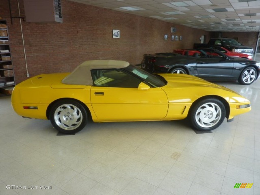 1995 Corvette Convertible - Competition Yellow / Beige photo #2