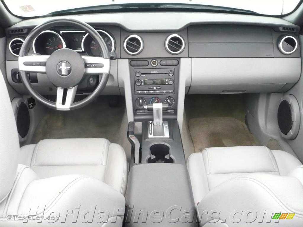 2007 Mustang V6 Premium Convertible - Windveil Blue Metallic / Light Graphite photo #16