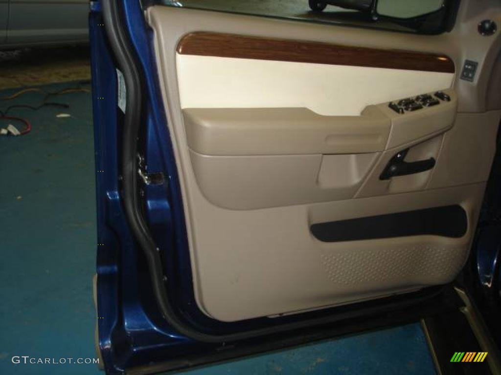 2005 Explorer Eddie Bauer 4x4 - Dark Blue Pearl Metallic / Medium Parchment photo #17