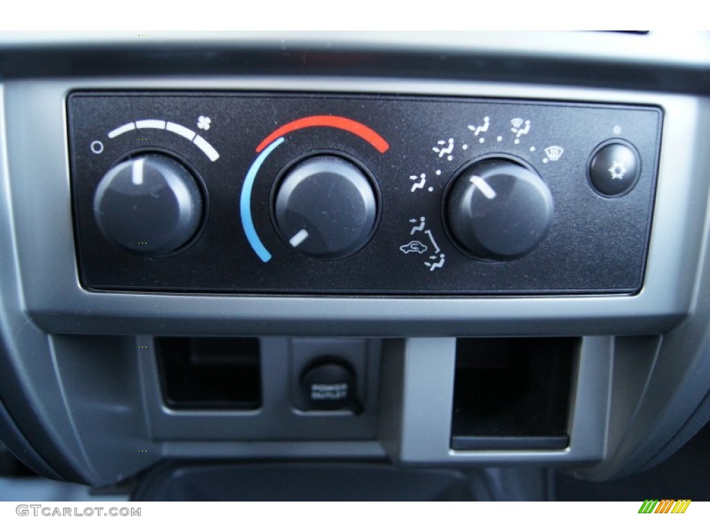2007 Dodge Dakota SLT Quad Cab Controls Photo #55286002